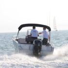 bateau à moteur coque en aluminium